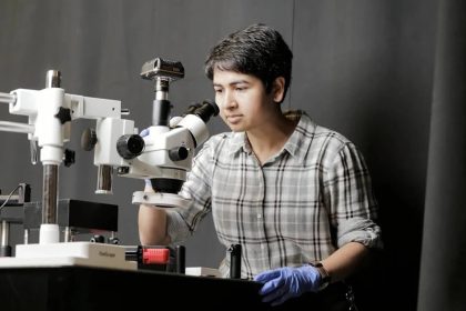 MIT researcher Deblina Sarkar, Circulatronics technology, US-based Indians in healthcare research, Indian Diaspora news