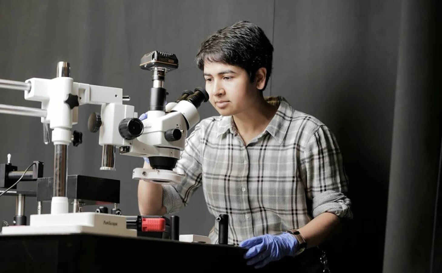 MIT researcher Deblina Sarkar, Circulatronics technology, US-based Indians in healthcare research, Indian Diaspora news