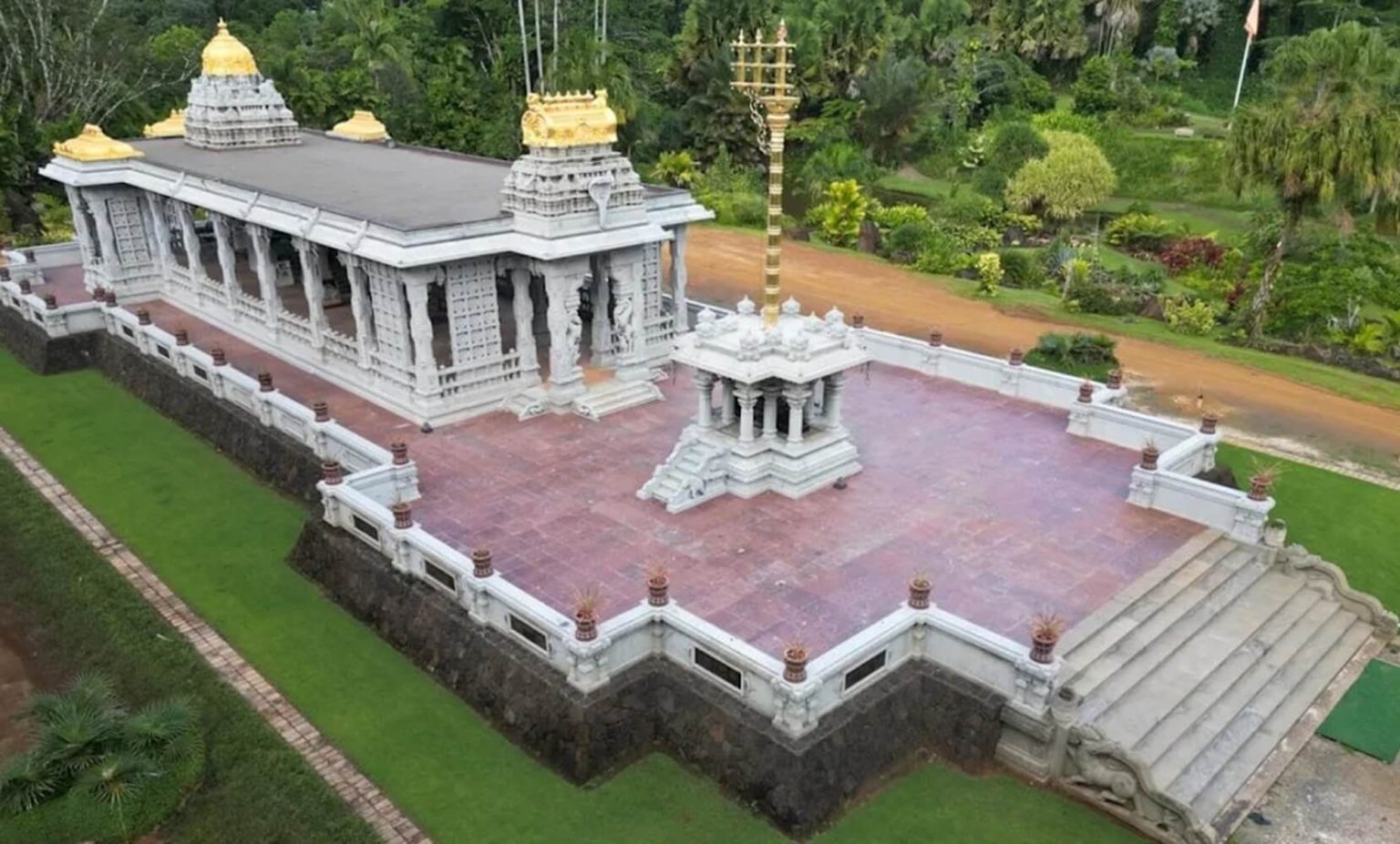 Iraivan Temple Hawaii, Kauai Island Hindu temple, Hawaii Shiva Temple, Hawaii travel guide
