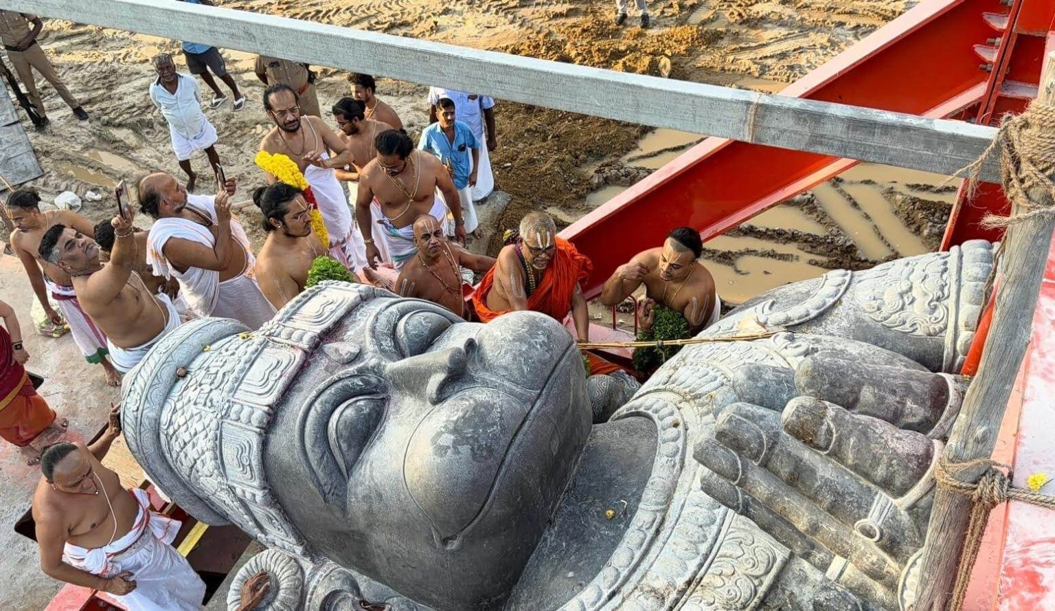 Maryland hanuman statue, SBA Temple Maryland, hanuman statues USA, Hindu temples America, Indians in the US