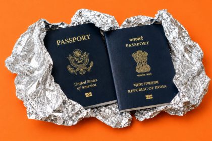 passport data security hacks, US Passport security features, electronic passport RFID, aluminum foil covering passports